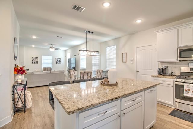 1371 Orange Blossom Court, Gainesville, TX 76240