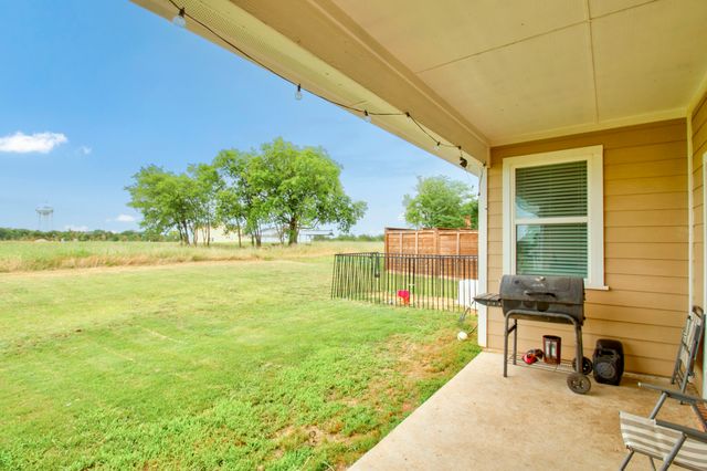 1371 Orange Blossom Court, Gainesville, TX 76240