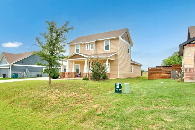 1371 Orange Blossom Court, Gainesville, TX 76240