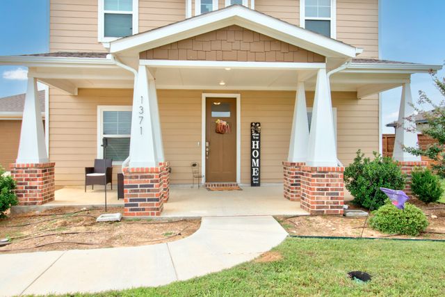 1371 Orange Blossom Court, Gainesville, TX 76240