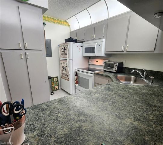 9610 Green Cypress LN 14-F2, Fort Myers, FL 33905