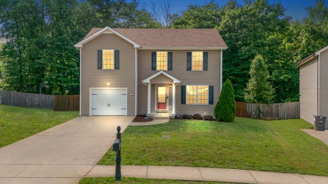 552 Magnolia Dr, Clarksville, TN 37042