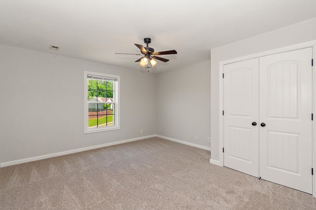 552 Magnolia Dr, Clarksville, TN 37042