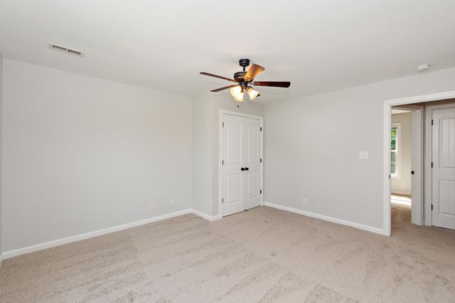 552 Magnolia Dr, Clarksville, TN 37042