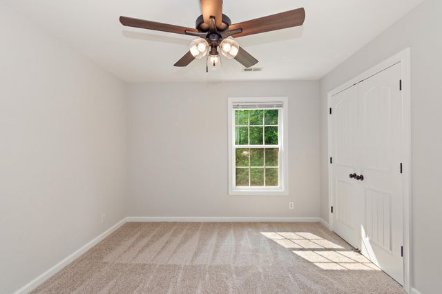 552 Magnolia Dr, Clarksville, TN 37042