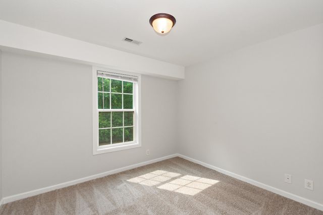 552 Magnolia Dr, Clarksville, TN 37042