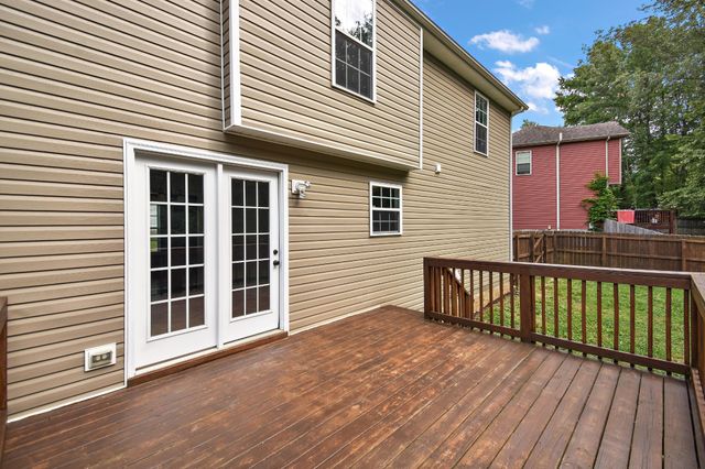 552 Magnolia Dr, Clarksville, TN 37042