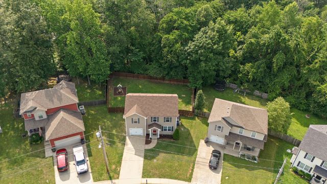 552 Magnolia Dr, Clarksville, TN 37042