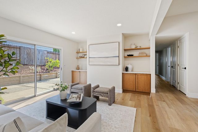 7825 Greenridge Way, Fair Oaks, CA 95628