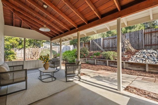 7825 Greenridge Way, Fair Oaks, CA 95628