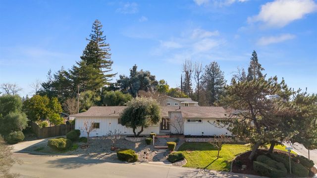 7825 Greenridge Way, Fair Oaks, CA 95628