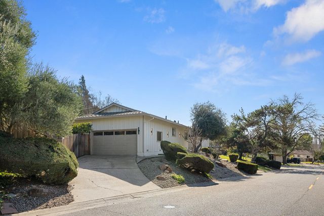 7825 Greenridge Way, Fair Oaks, CA 95628