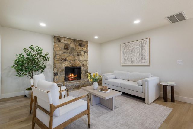 7825 Greenridge Way, Fair Oaks, CA 95628