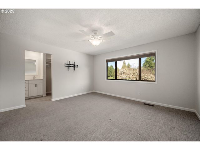 1243 Nw MICHELBOOK Ln, Mc Minnville, OR 97128