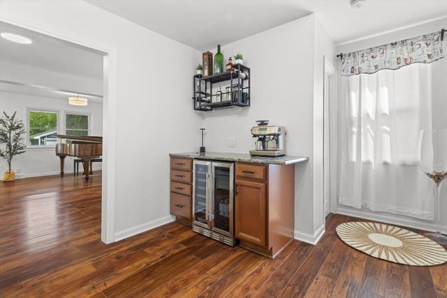 1542 3rd STREET, Delafield, WI 53018