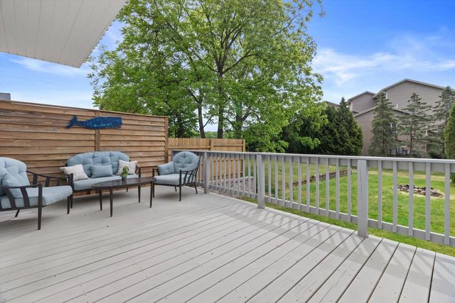 1542 3rd STREET, Delafield, WI 53018