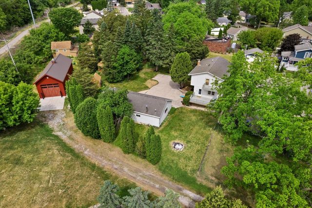 1542 3rd STREET, Delafield, WI 53018