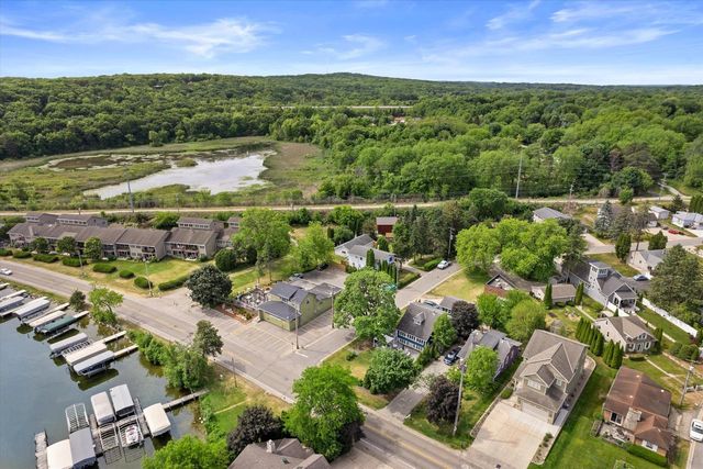 1542 3rd STREET, Delafield, WI 53018