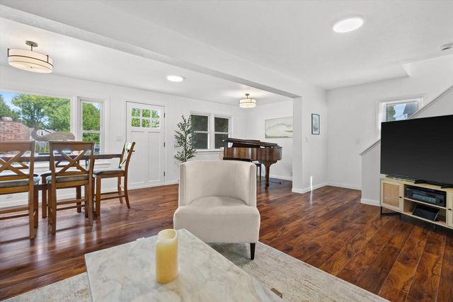 1542 3rd STREET, Delafield, WI 53018