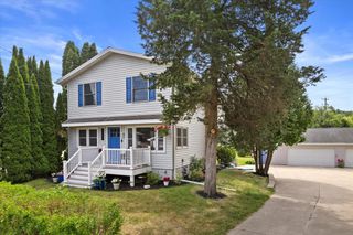 1542 3rd STREET, Delafield, WI 53018