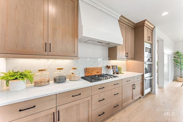 6792 Saddle Bred Way, Star, ID 83669