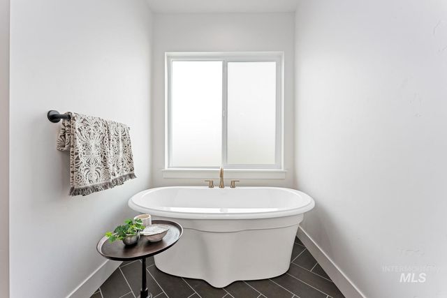 6792 Saddle Bred Way, Star, ID 83669