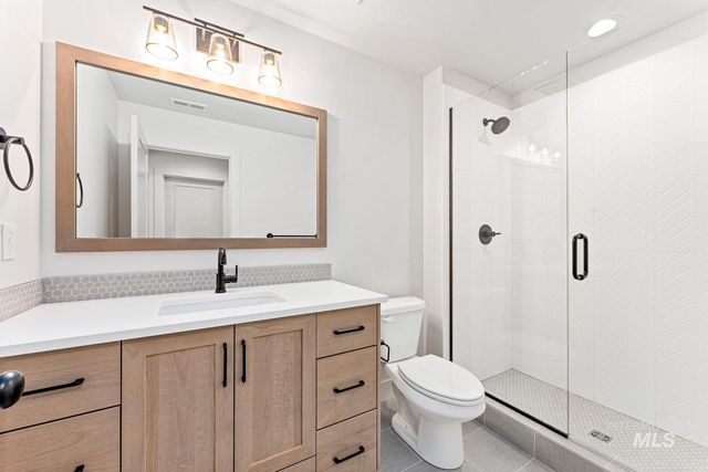 6792 Saddle Bred Way, Star, ID 83669