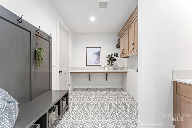 6792 Saddle Bred Way, Star, ID 83669