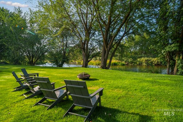 6792 Saddle Bred Way, Star, ID 83669