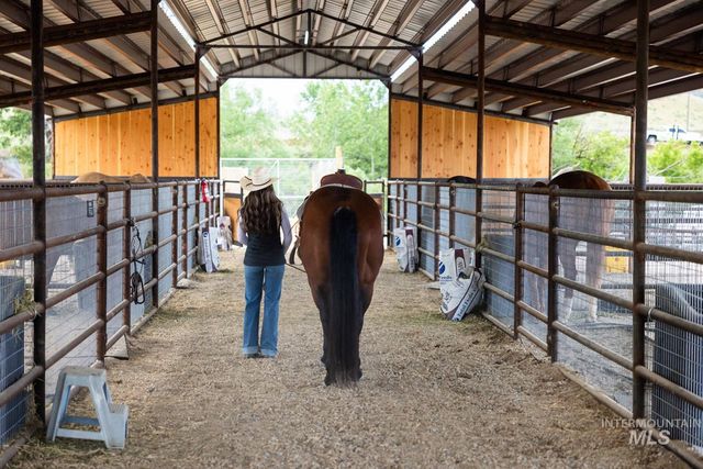 6792 Saddle Bred Way, Star, ID 83669