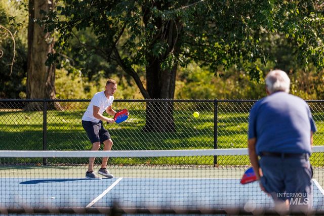 6792 Saddle Bred Way, Star, ID 83669