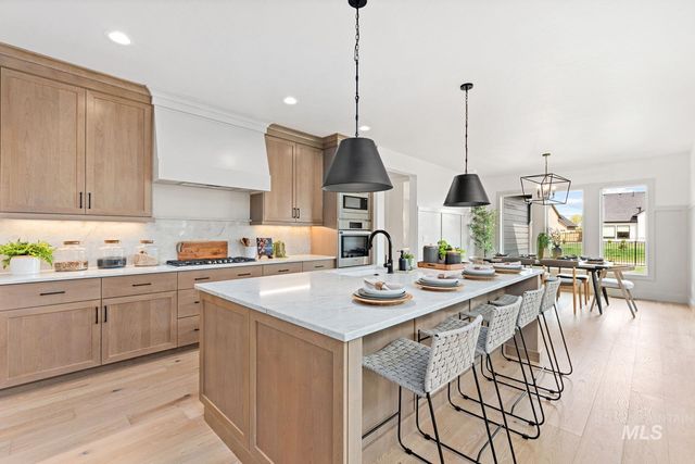 6792 Saddle Bred Way, Star, ID 83669