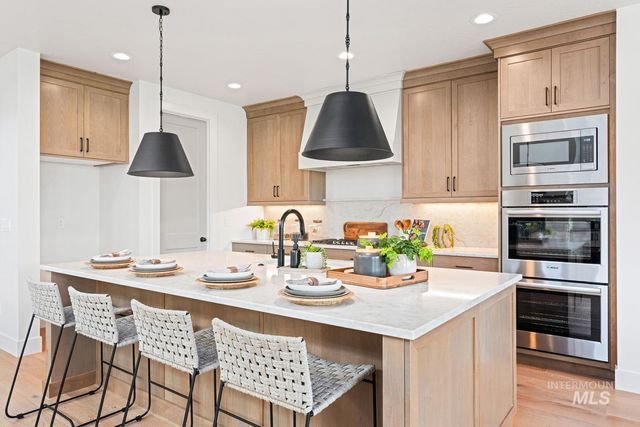 6792 Saddle Bred Way, Star, ID 83669