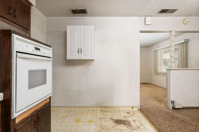 1542 W Sussex Way, Fresno, CA 93705