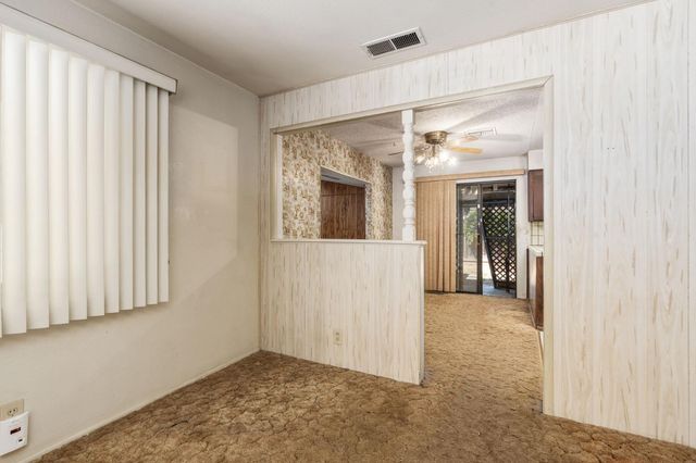 1542 W Sussex Way, Fresno, CA 93705