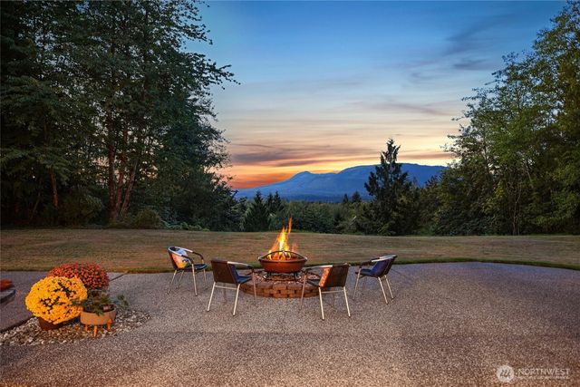 12527 Huckleberry Lane, Arlington, WA 98223