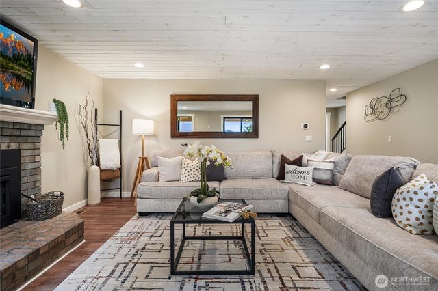 12527 Huckleberry Lane, Arlington, WA 98223