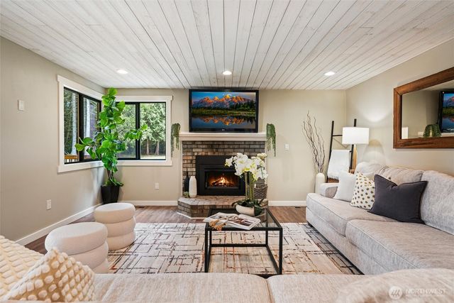 12527 Huckleberry Lane, Arlington, WA 98223