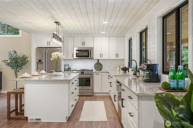 12527 Huckleberry Lane, Arlington, WA 98223