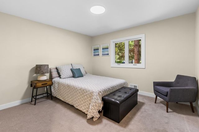 2566 Beacon Street, Roseville, MN 55113