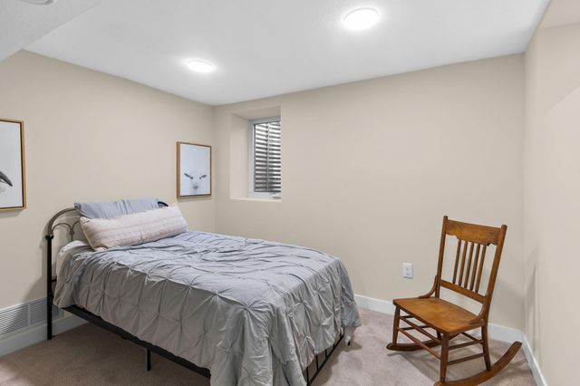 2566 Beacon Street, Roseville, MN 55113