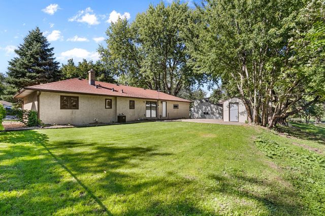 2566 Beacon Street, Roseville, MN 55113