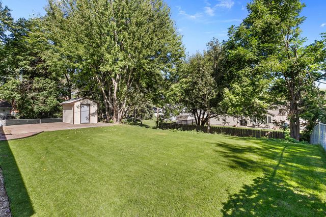 2566 Beacon Street, Roseville, MN 55113