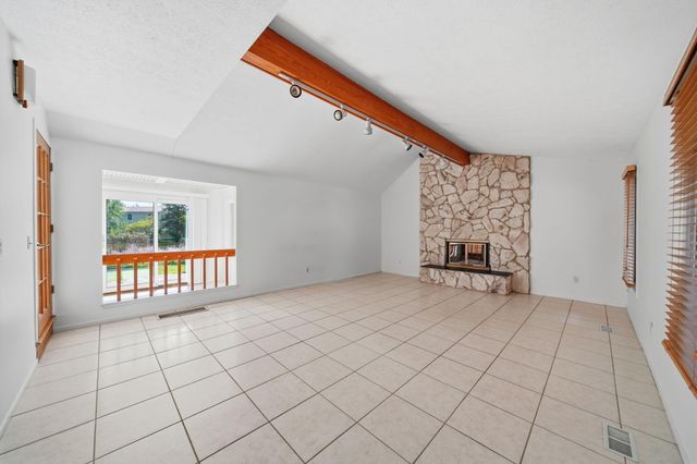 5685 E Silo Ridge Drive, Pittsfield Charter Twp, MI 48108
