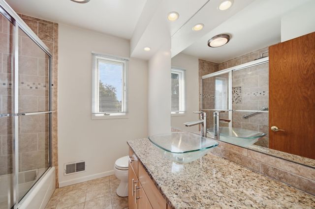 5685 E Silo Ridge Drive, Pittsfield Charter Twp, MI 48108
