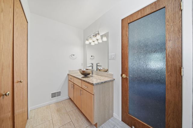 5685 E Silo Ridge Drive, Pittsfield Charter Twp, MI 48108