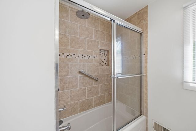 5685 E Silo Ridge Drive, Pittsfield Charter Twp, MI 48108