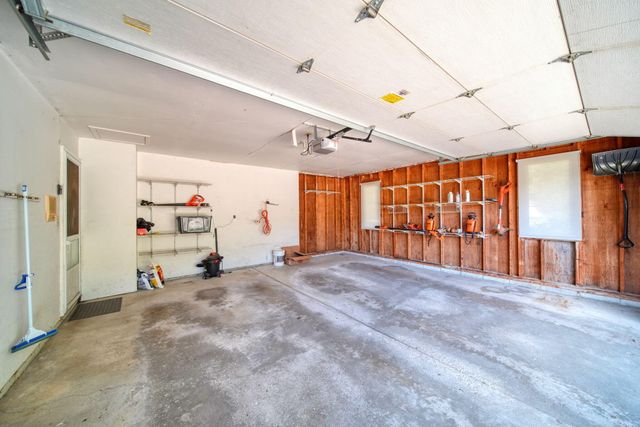 5685 E Silo Ridge Drive, Pittsfield Charter Twp, MI 48108