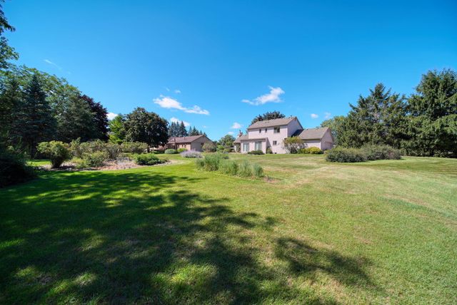 5685 E Silo Ridge Drive, Pittsfield Charter Twp, MI 48108