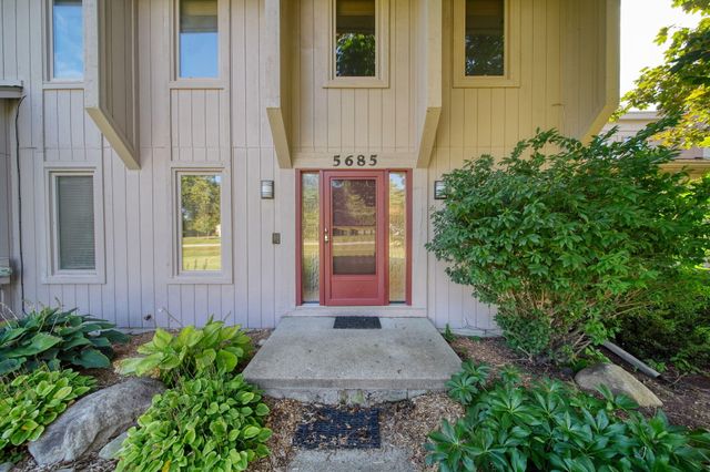5685 E Silo Ridge Drive, Pittsfield Charter Twp, MI 48108